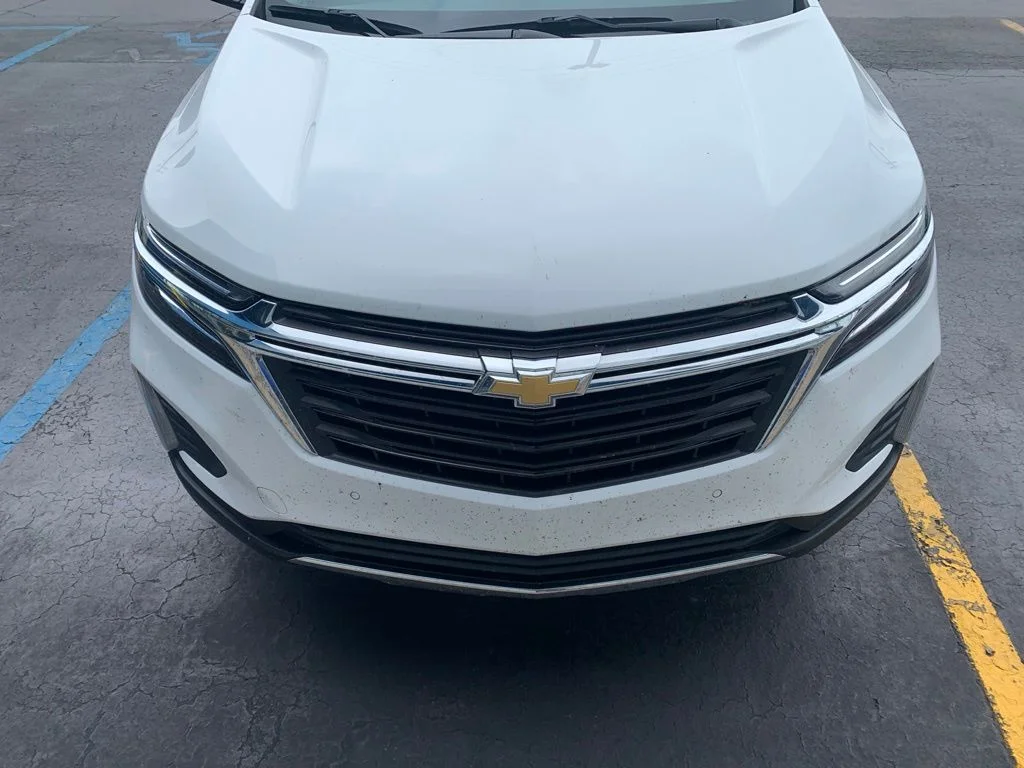 Used 2024 Summit White Chevrolet LT image 3