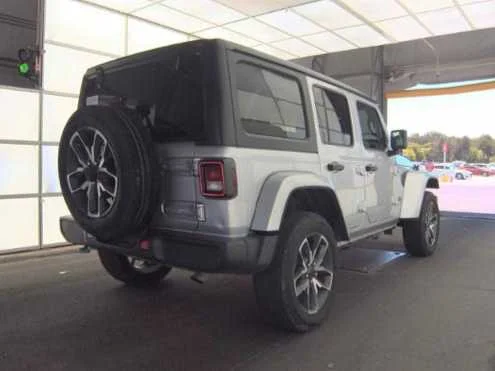 Used 2024 Silver Zynith Clearcoat Jeep Sport S image 5