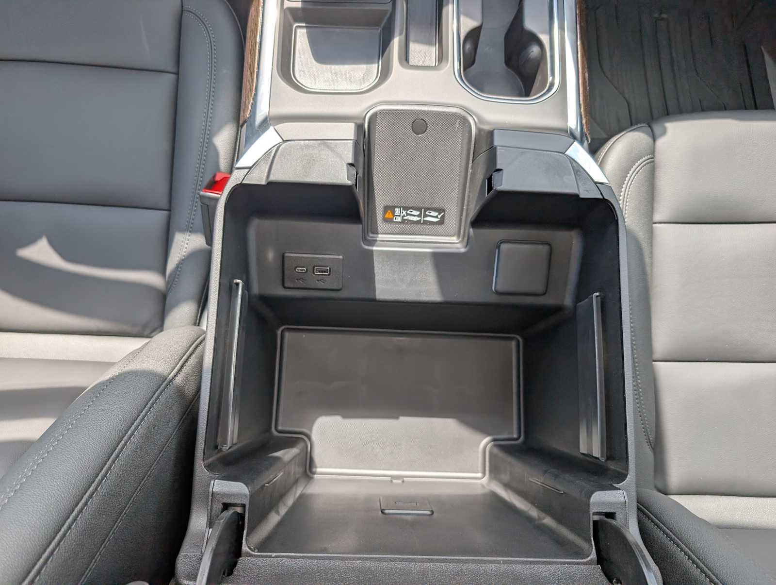 New 2026 Sterling Metallic GMC Elevation image 15