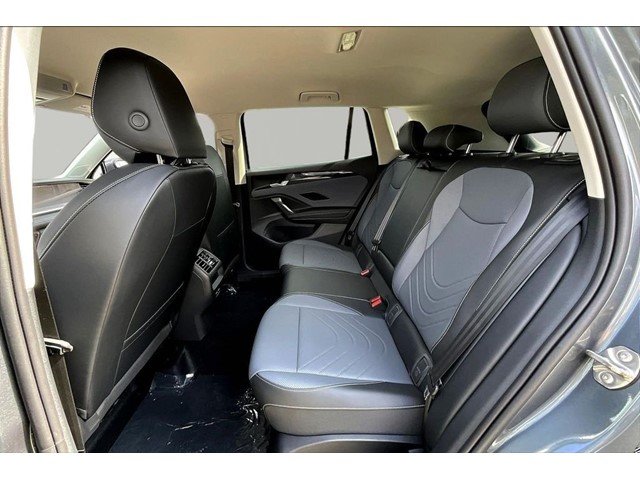 New 2026 Platinum Gray Metallic Volkswagen 2.0T SE image 23