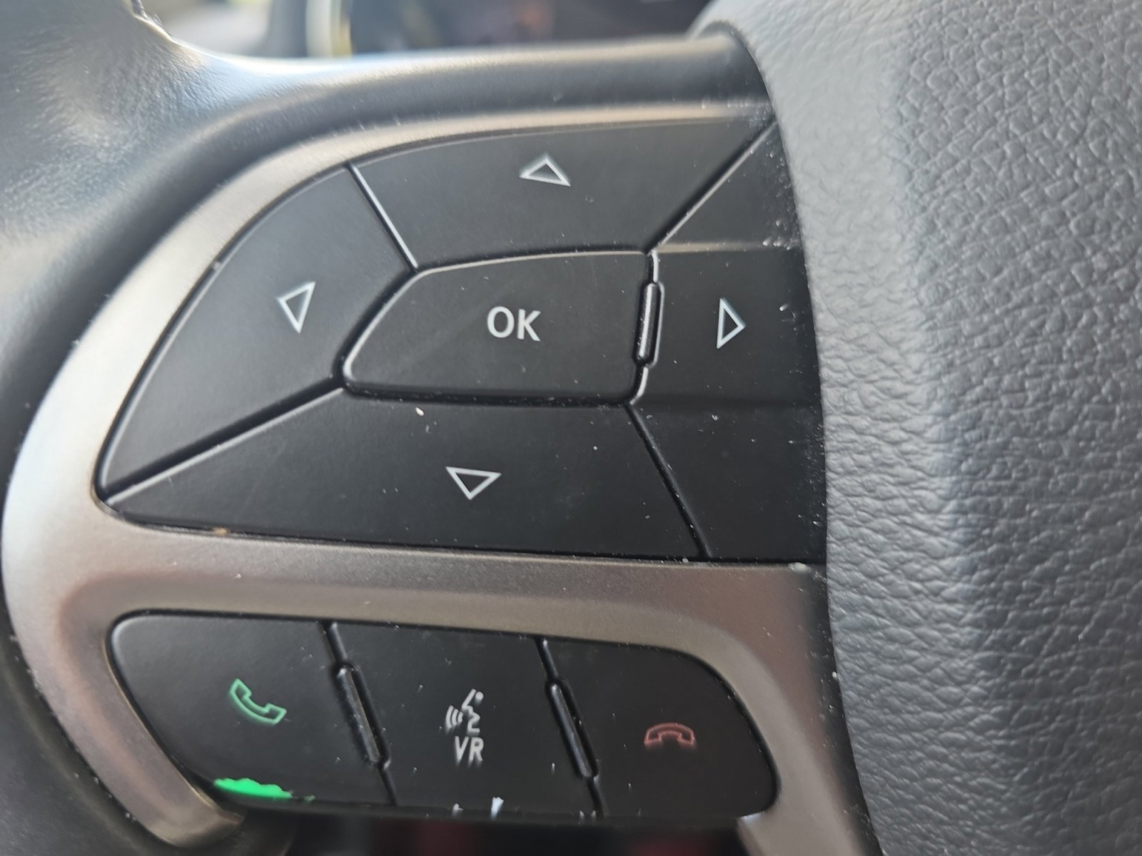 Used 2019 Bright White Clearcoat Jeep Altitude image 24
