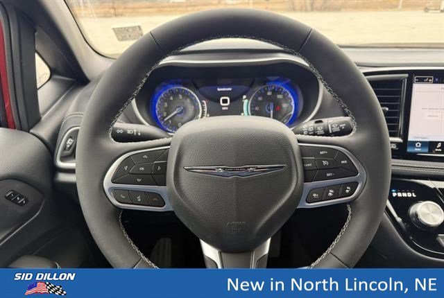 New 2026 Red Hot Pearl-Coat Exterior Paint Chrysler Select image 8