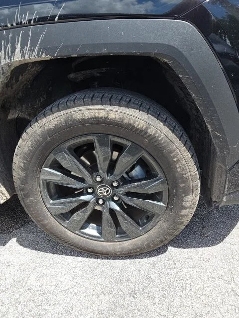 2026 Toyota RAV4 XLE - Photo 13