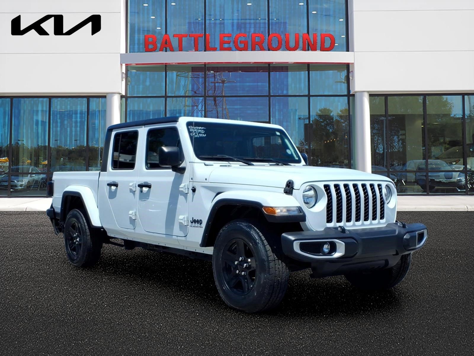 2021 Jeep Gladiator Sport S's photo