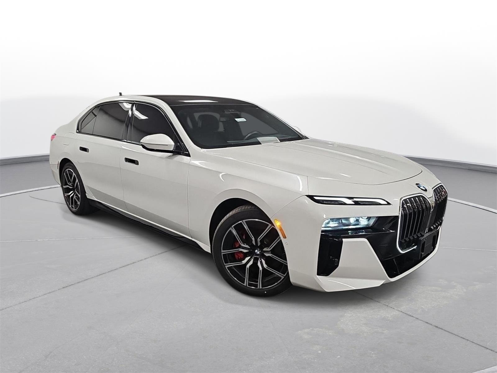 Used 2024 Mineral White BMW 760i xDrive image 4