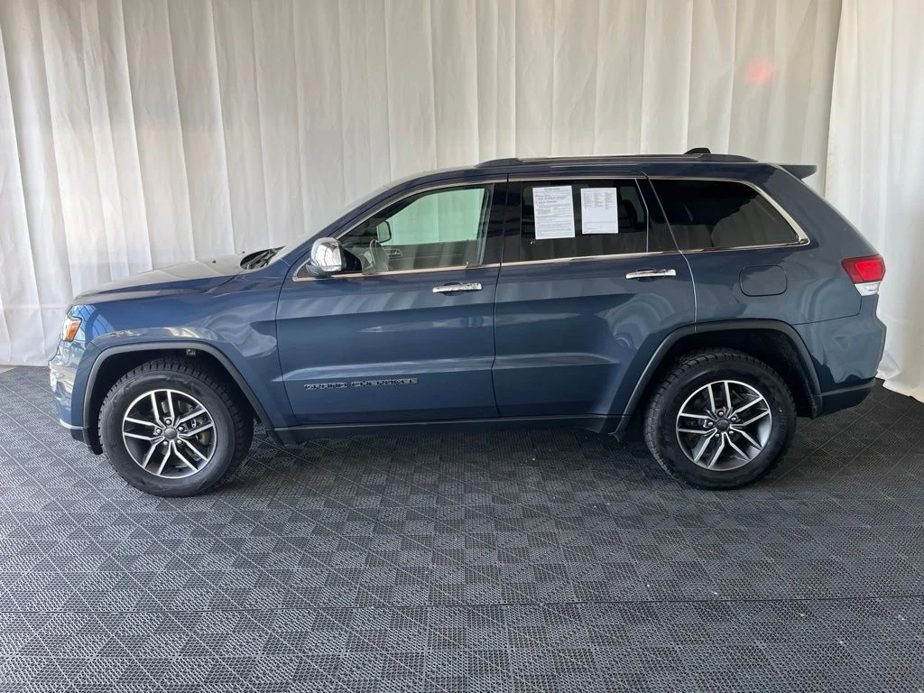 Used 2020 Blue Jeep Limited image 29