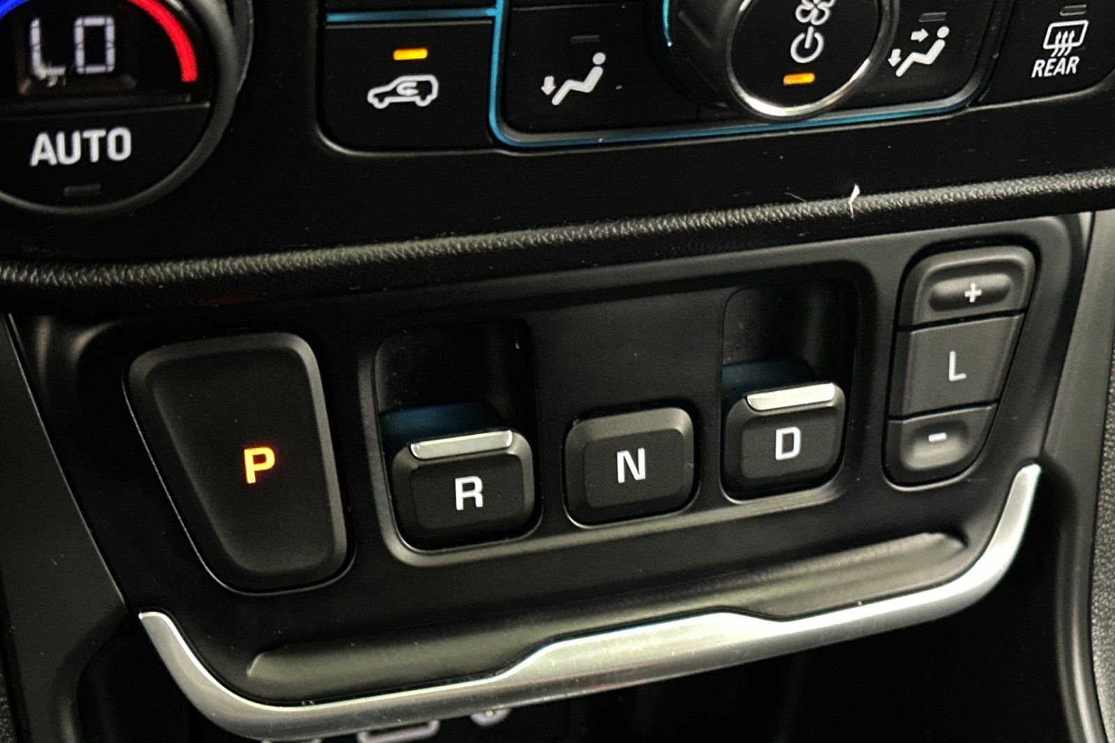 Used 2021 Gray GMC SLT image 23