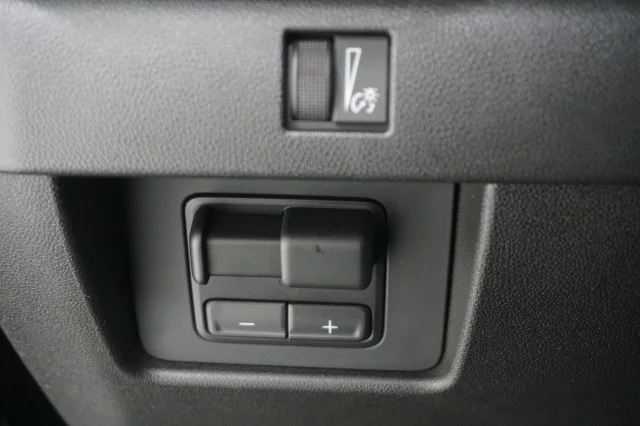 New 2026 Onyx Black GMC Elevation image 25