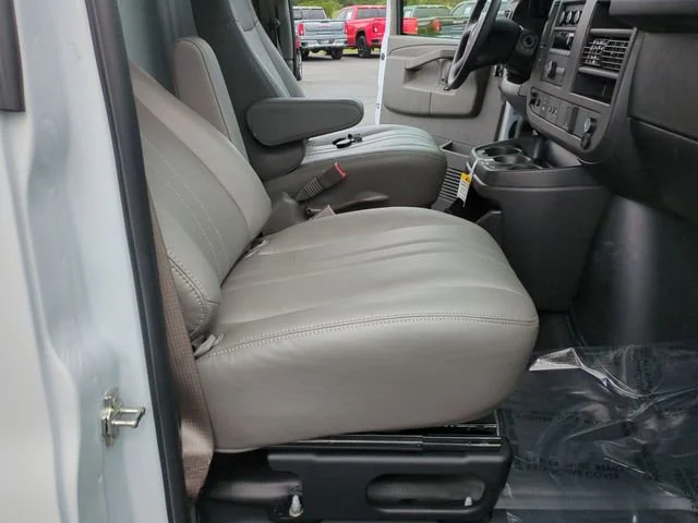 New 2025 Summit White GMC 1WT image 23