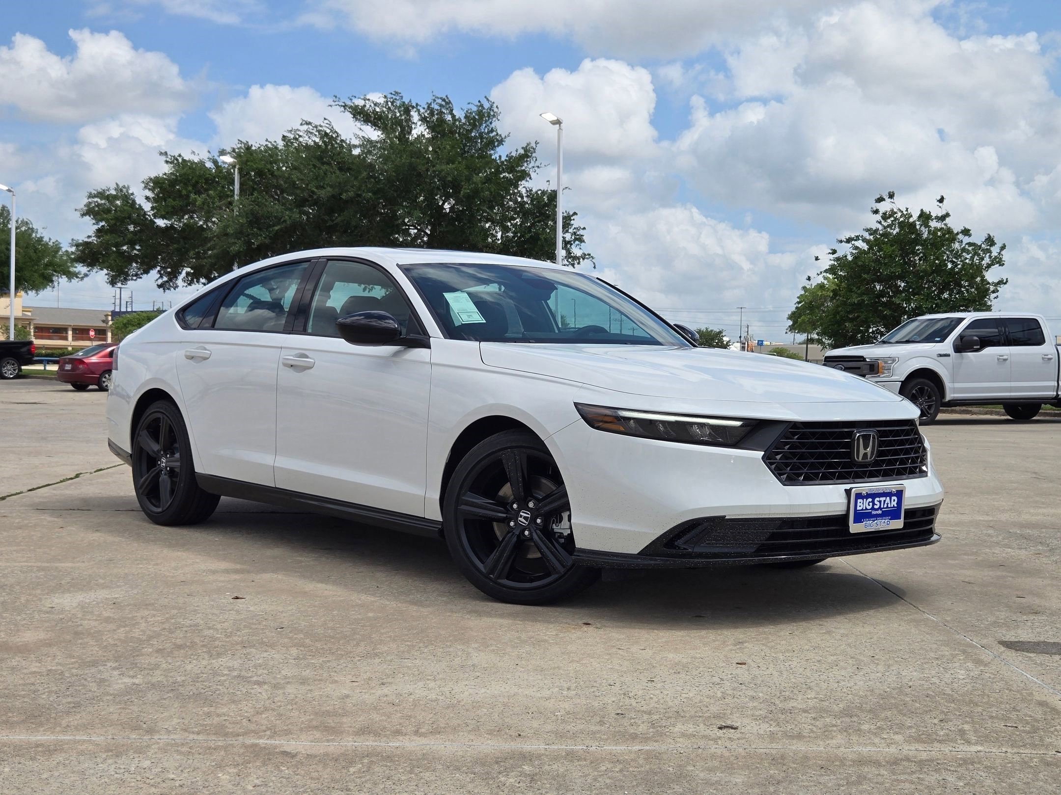 New 2026 Platinum White Pearl Honda Sport-L image 2