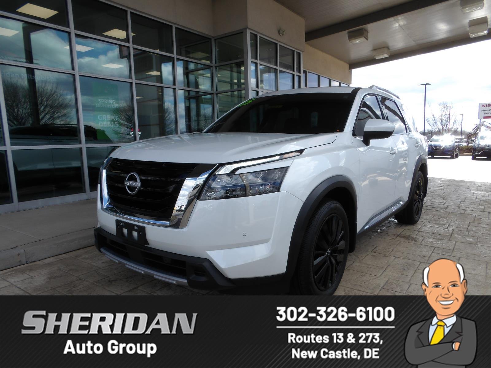 2025 Nissan Pathfinder Platinum 4WD's photo