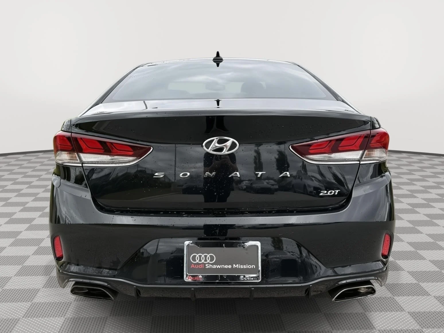 Used 2018 Phantom Black Hyundai Sport image 4