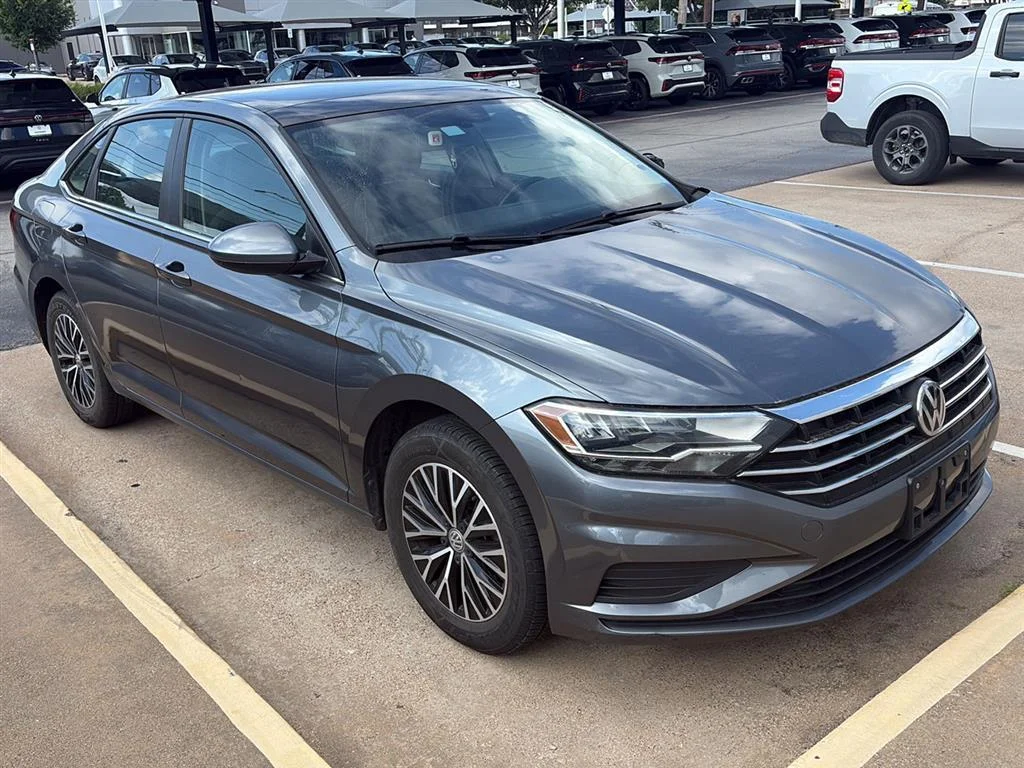 Used 2021 Platinum Gray Metallic Volkswagen SE image 5