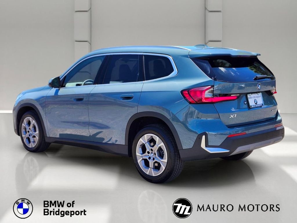 Used 2023 Green BMW xDrive28i image 6