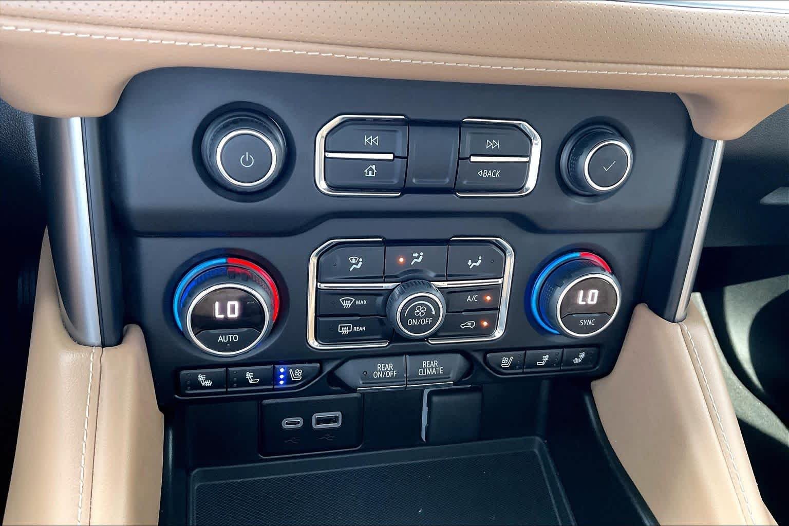 Used 2023 Iridescent Pearl Tricoat Chevrolet Premier image 30