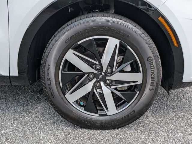 Used 2023 White Kia EX image 11
