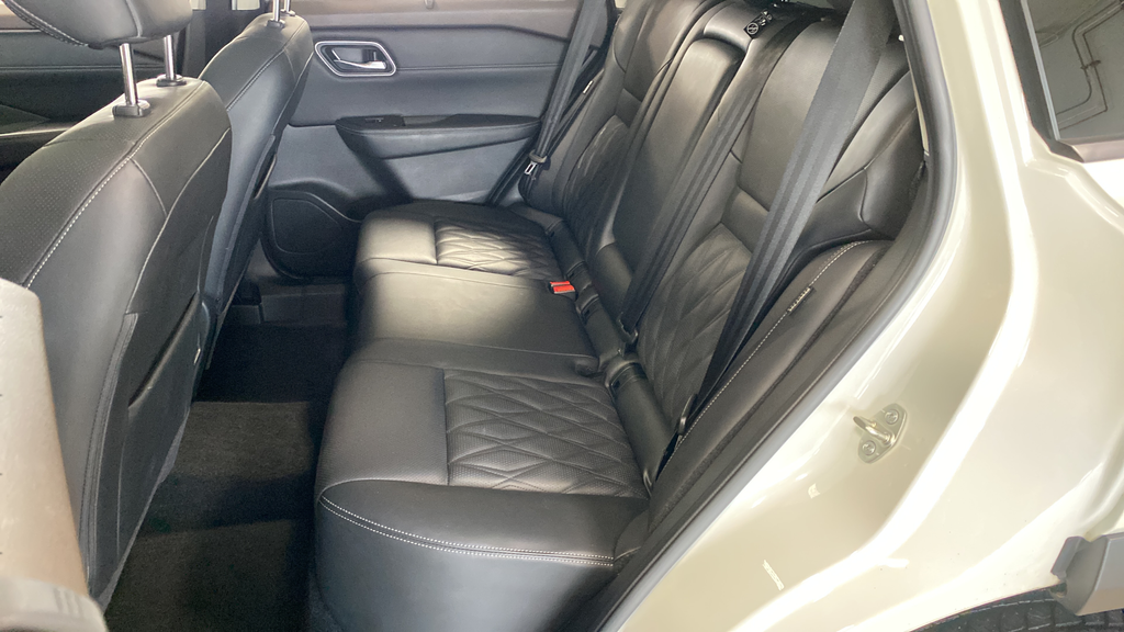 Used 2021 Pearl White Tricoat/Super Black Nissan Platinum image 23