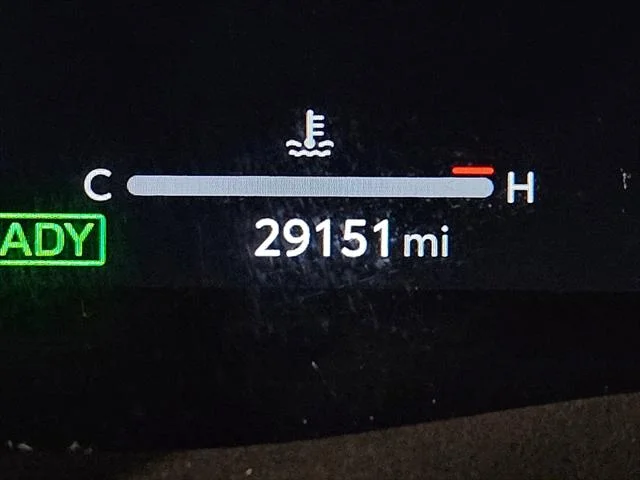 Certified Used 2025 WIND CHILL PEARL Toyota  image 29