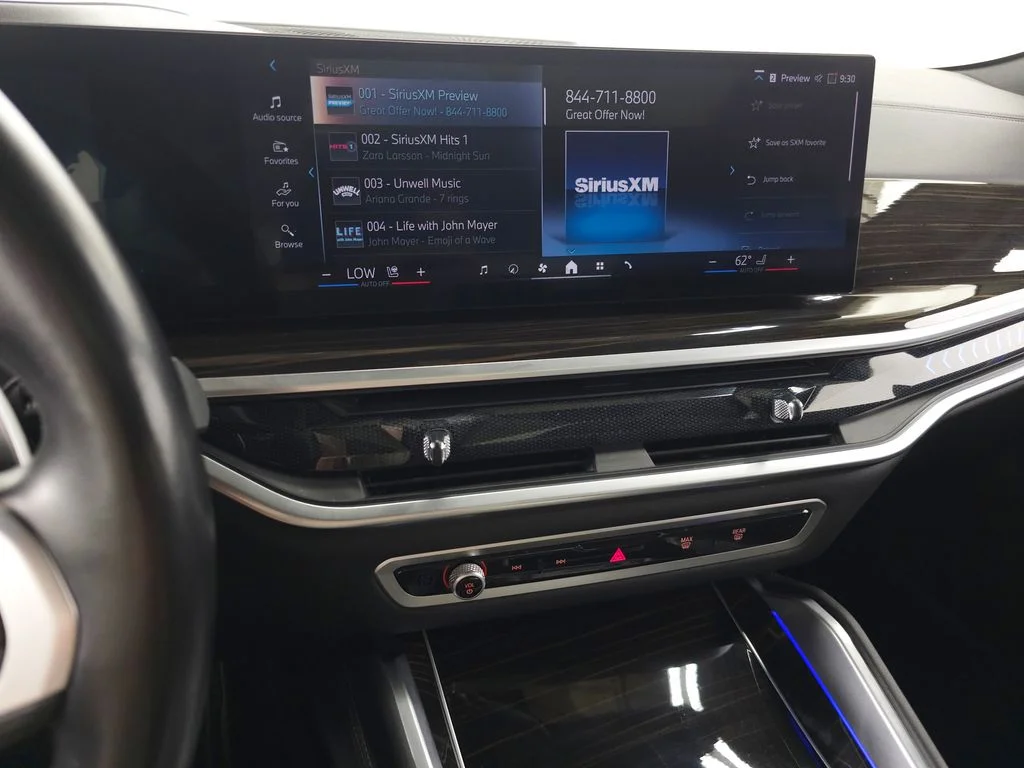 Used 2025 Gray BMW xDrive40i image 26