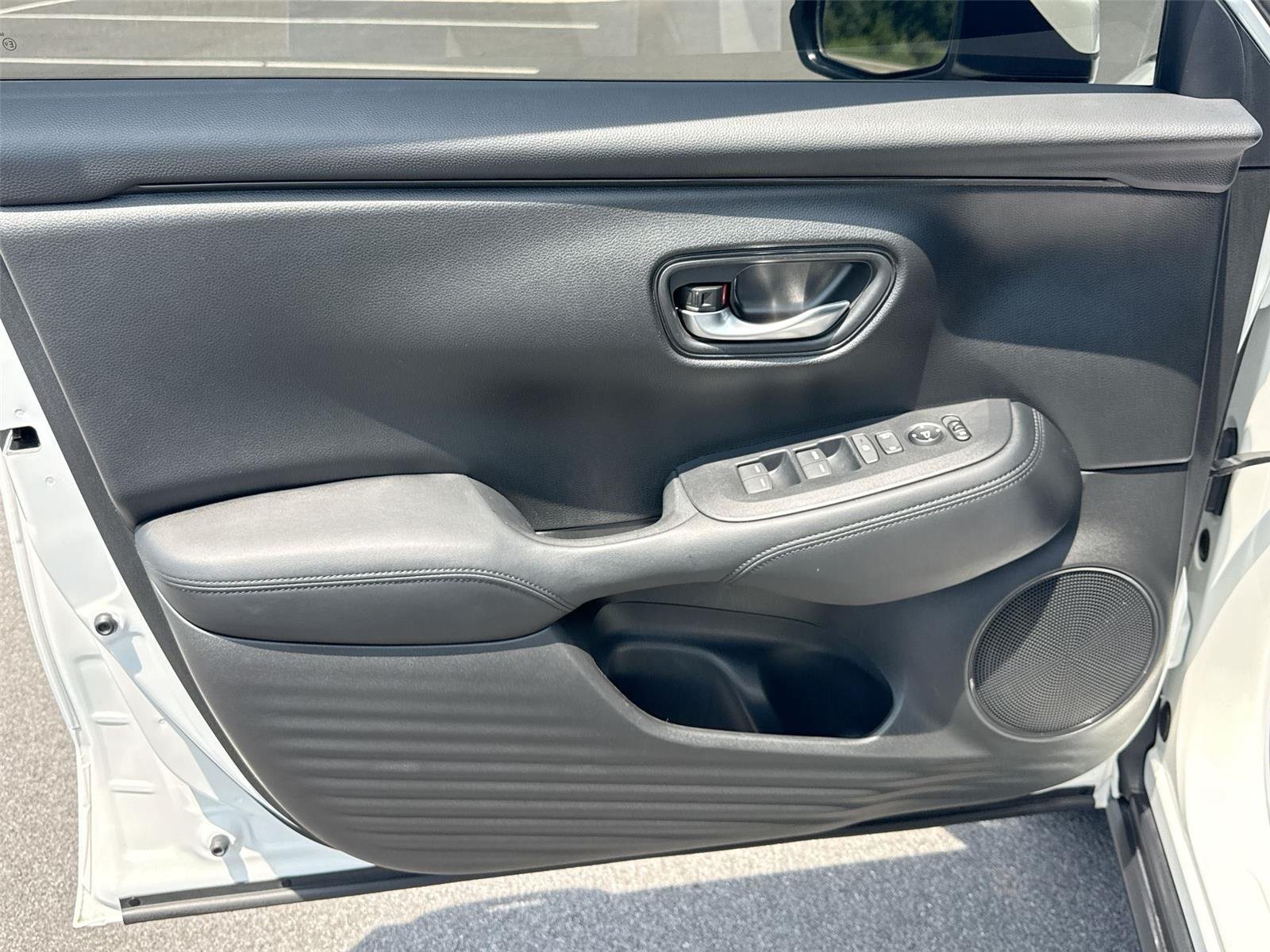 2025 Honda HR-V LX - Photo 12