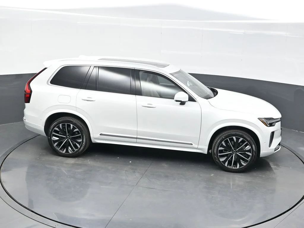 Used 2026 Crystal White Volvo Plus image 37