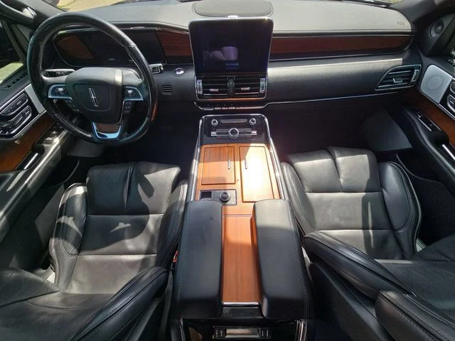 Used 2019 Black Metallic Lincoln Reserve image 32