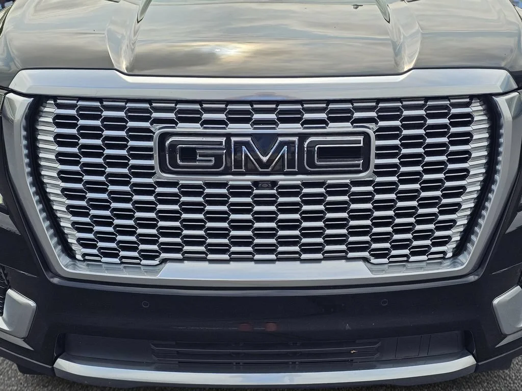 Used 2023 Onyx Black GMC Denali image 3