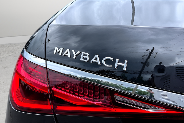 Used 2024 Brown Mercedes-Benz Maybach S 580 image 31