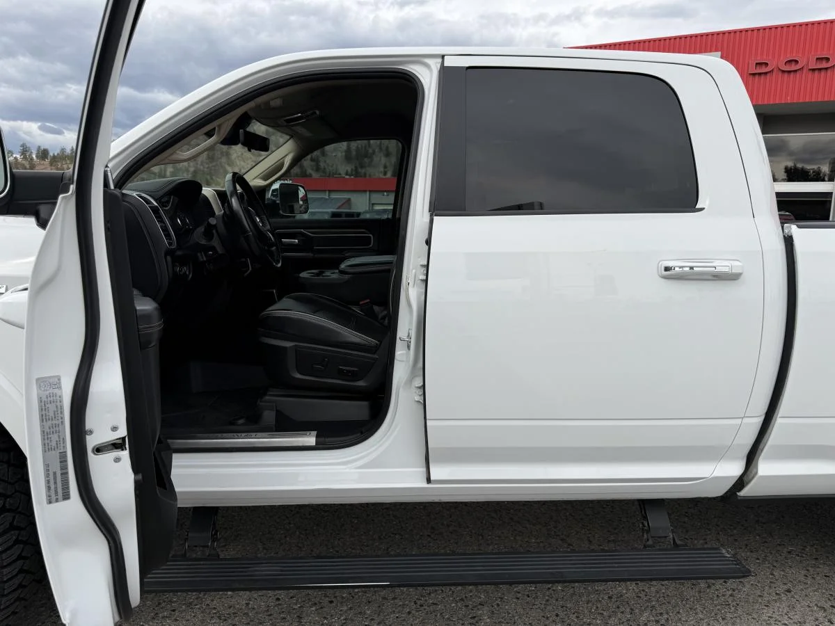 Used 2021 White RAM Laramie Crew Cab Swb image 12