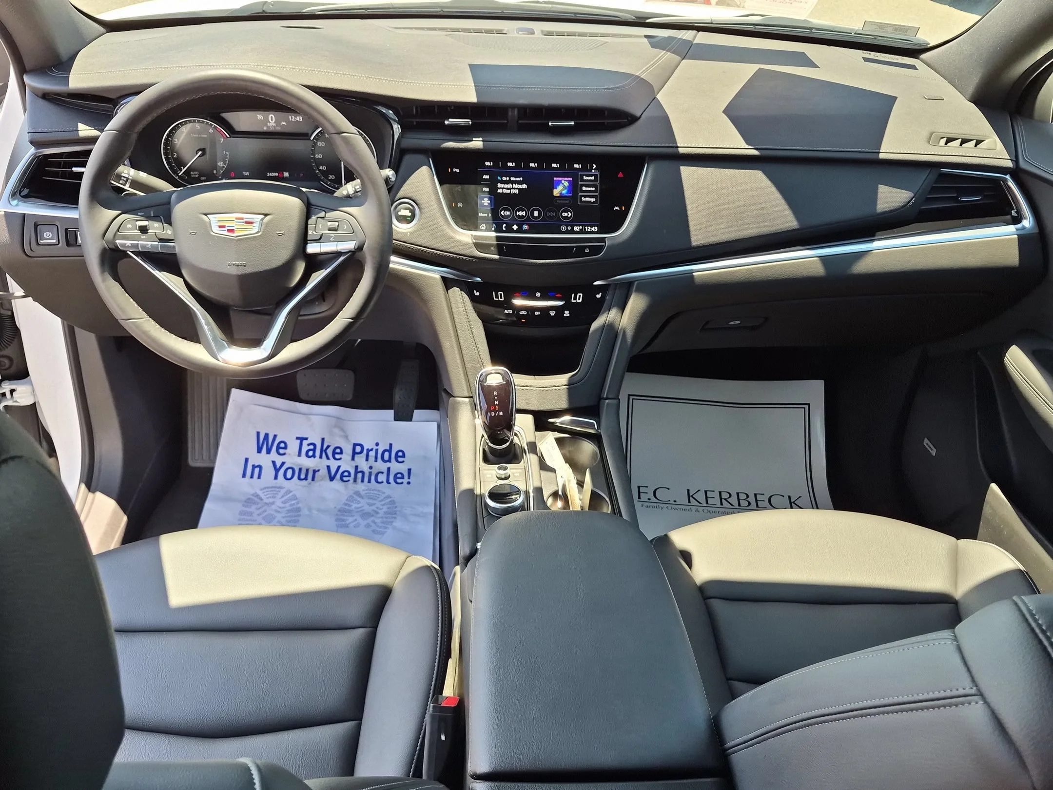 Used 2024 Crystal White Tricoat Cadillac AWD Luxury image 18
