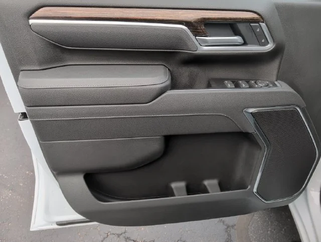New 2026 Summit White GMC SLE image 12