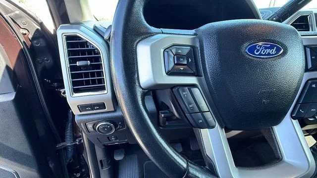 Used 2018  Ford  image 28