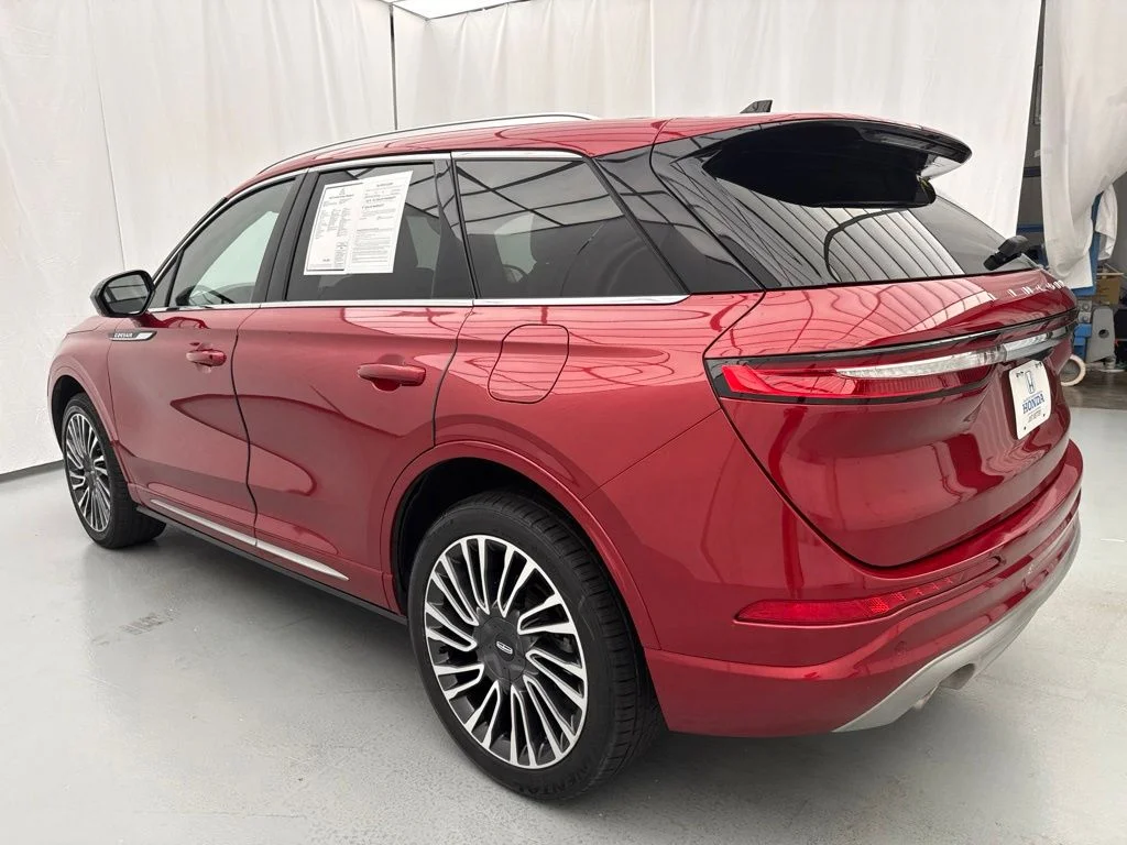 Used 2022 Red Lincoln Standard image 5