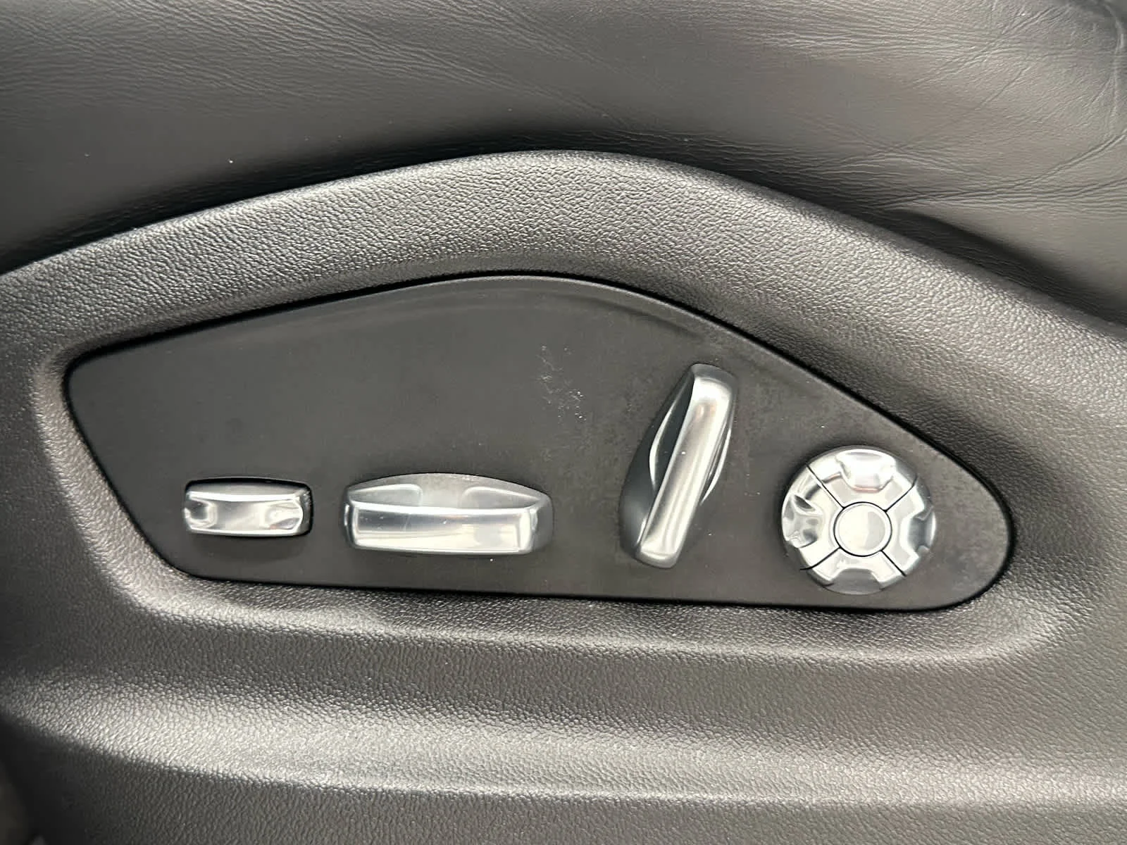 Used 2021 White Porsche  image 12