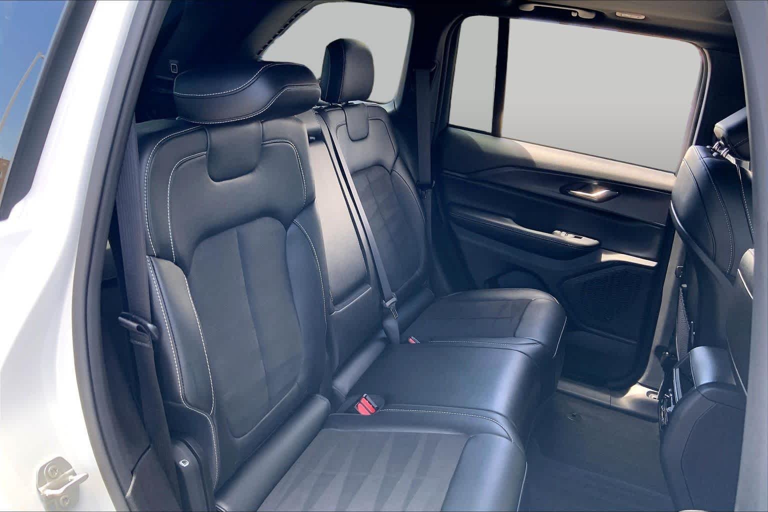 Used 2024 Bright White Clearcoat Jeep Altitude X image 18