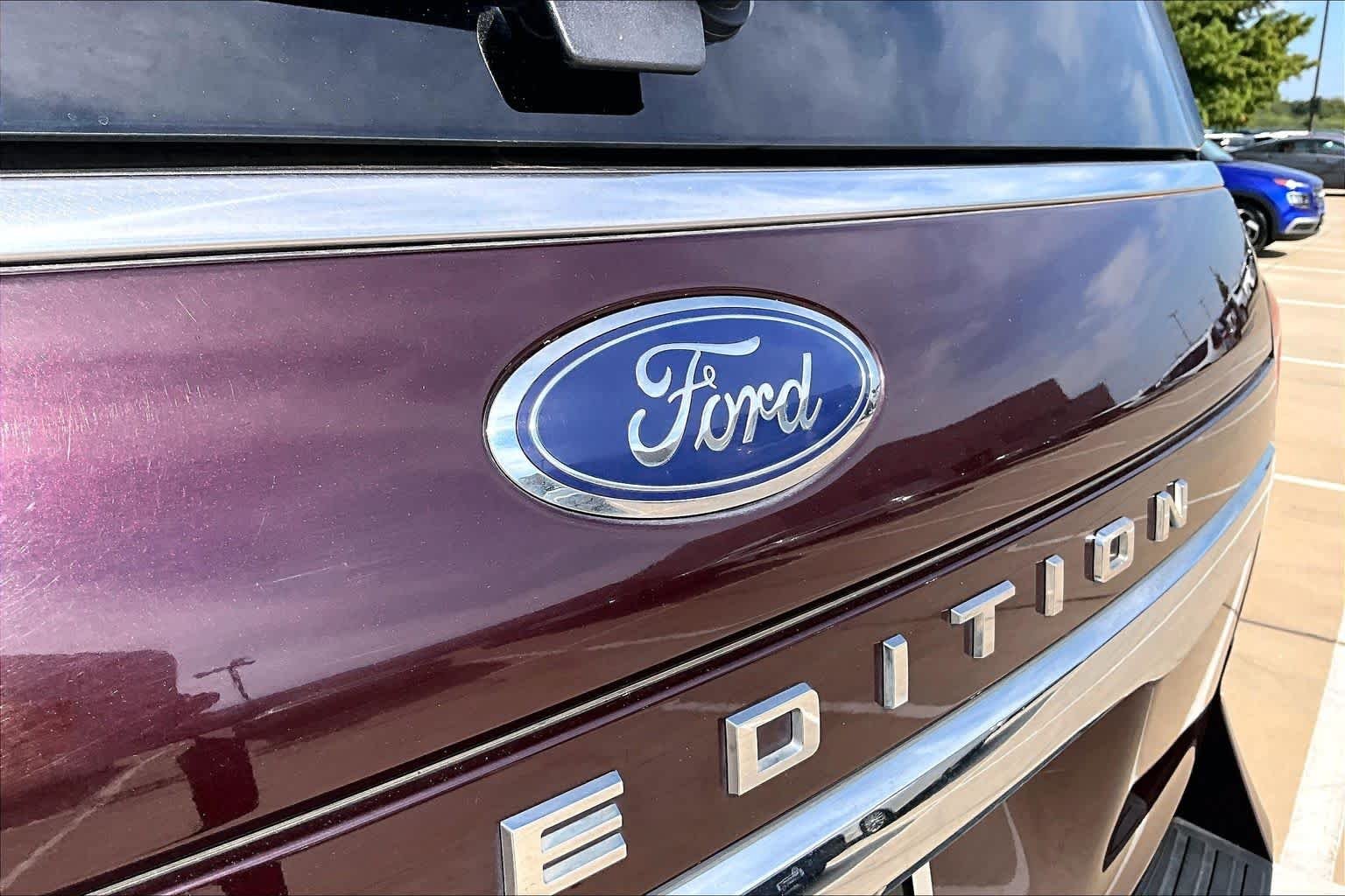 Used 2024 Jewel Red Metallic Tinted Clearcoat Ford Limited image 10