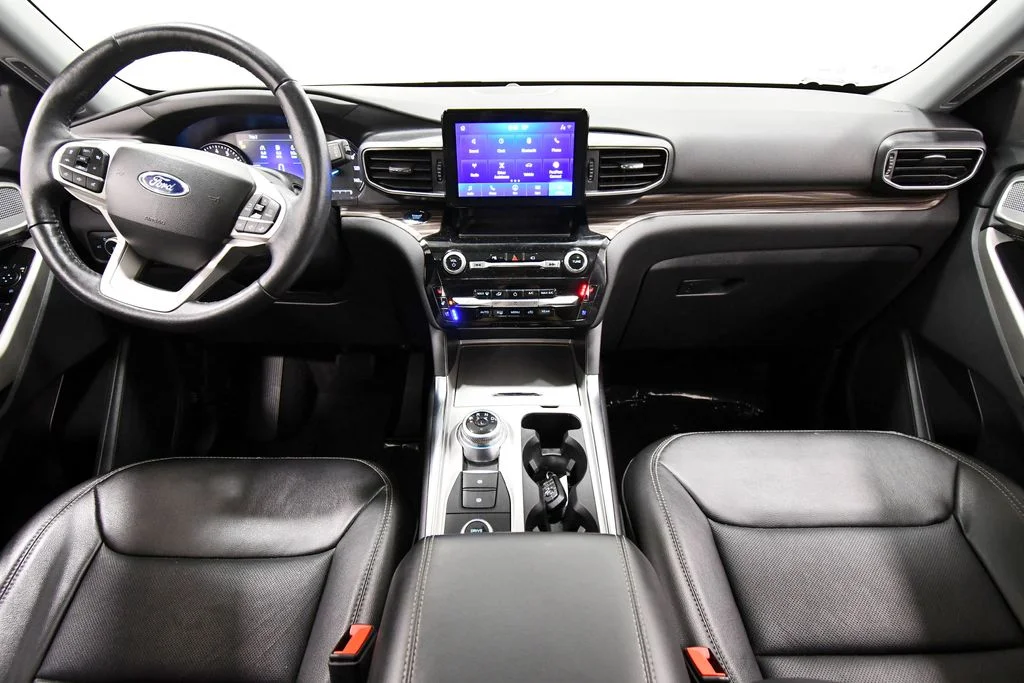Used 2022 Blue Ford Limited image 3