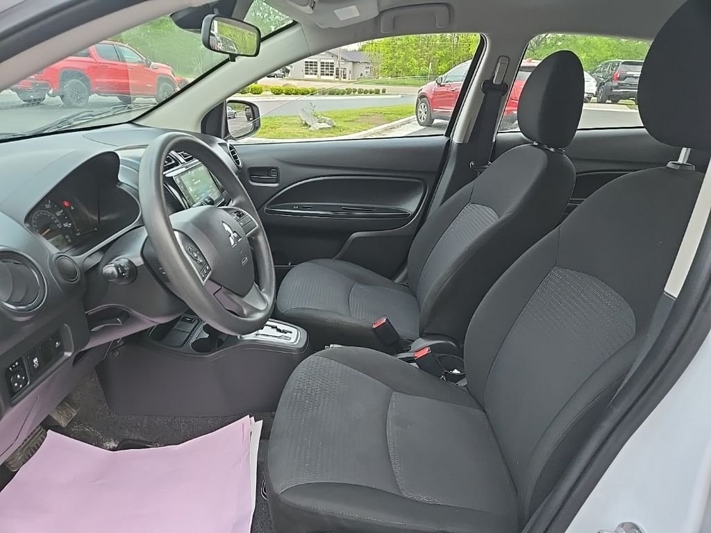 Used 2024  Mitsubishi  image 13