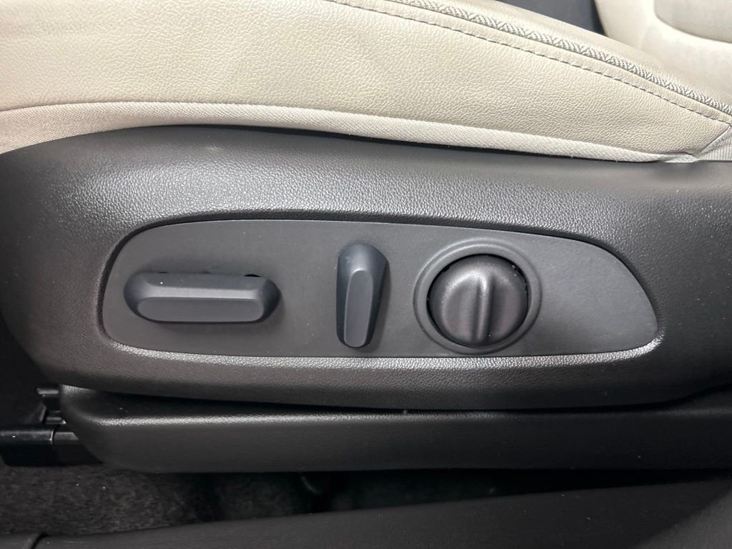 Used 2023 White Buick Select image 16