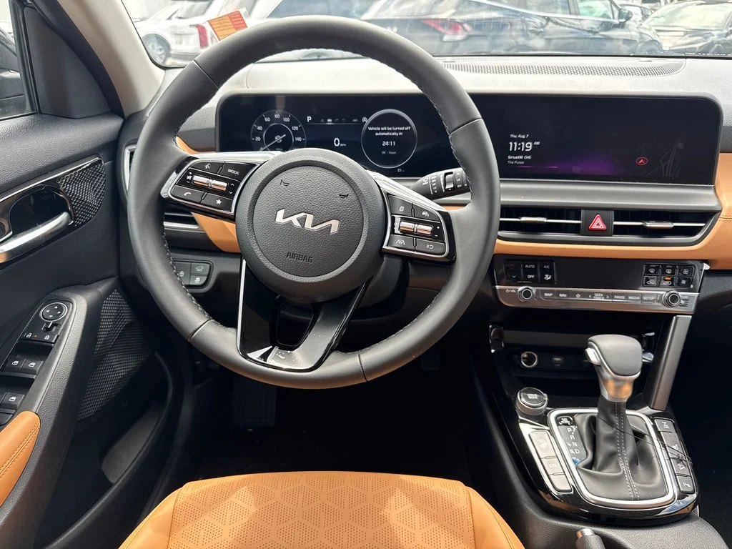 2025 Kia Seltos EX - Photo 25