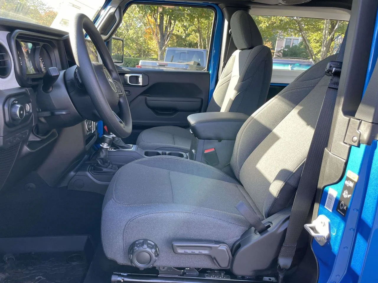 New 2026 Hydro Blue Pearl-Coat Exterior Paint Jeep Sport image 24