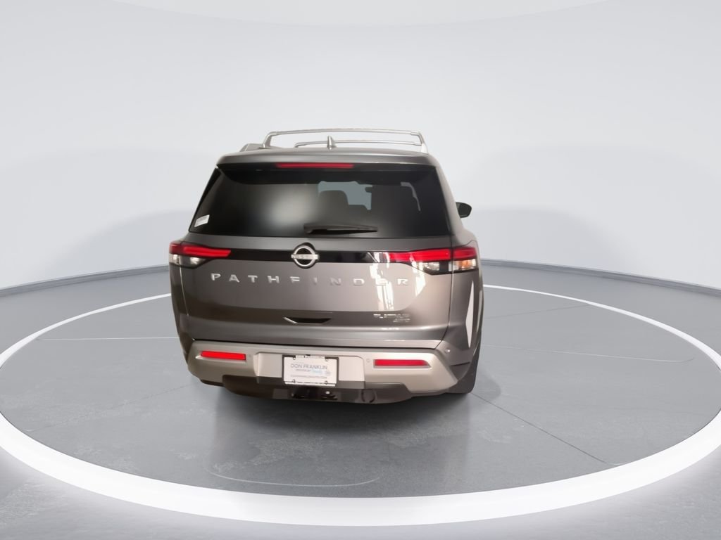 Used 2024 Gray Nissan Platinum image 3
