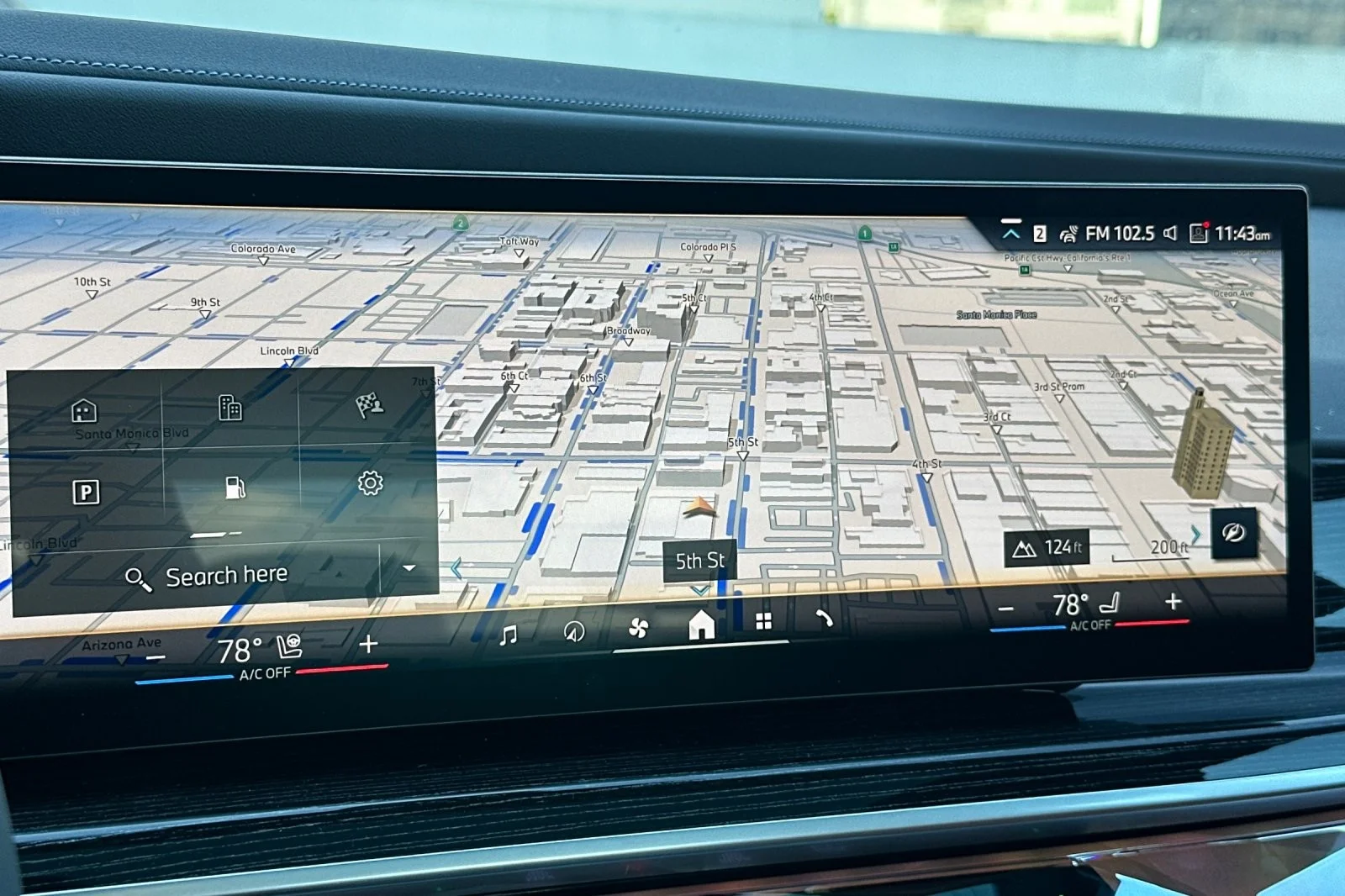 2026 BMW 7 Series 750e - Photo 17