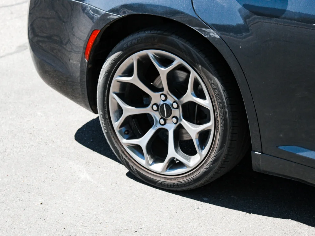 Used 2018 Gloss Black Chrysler Touring image 3