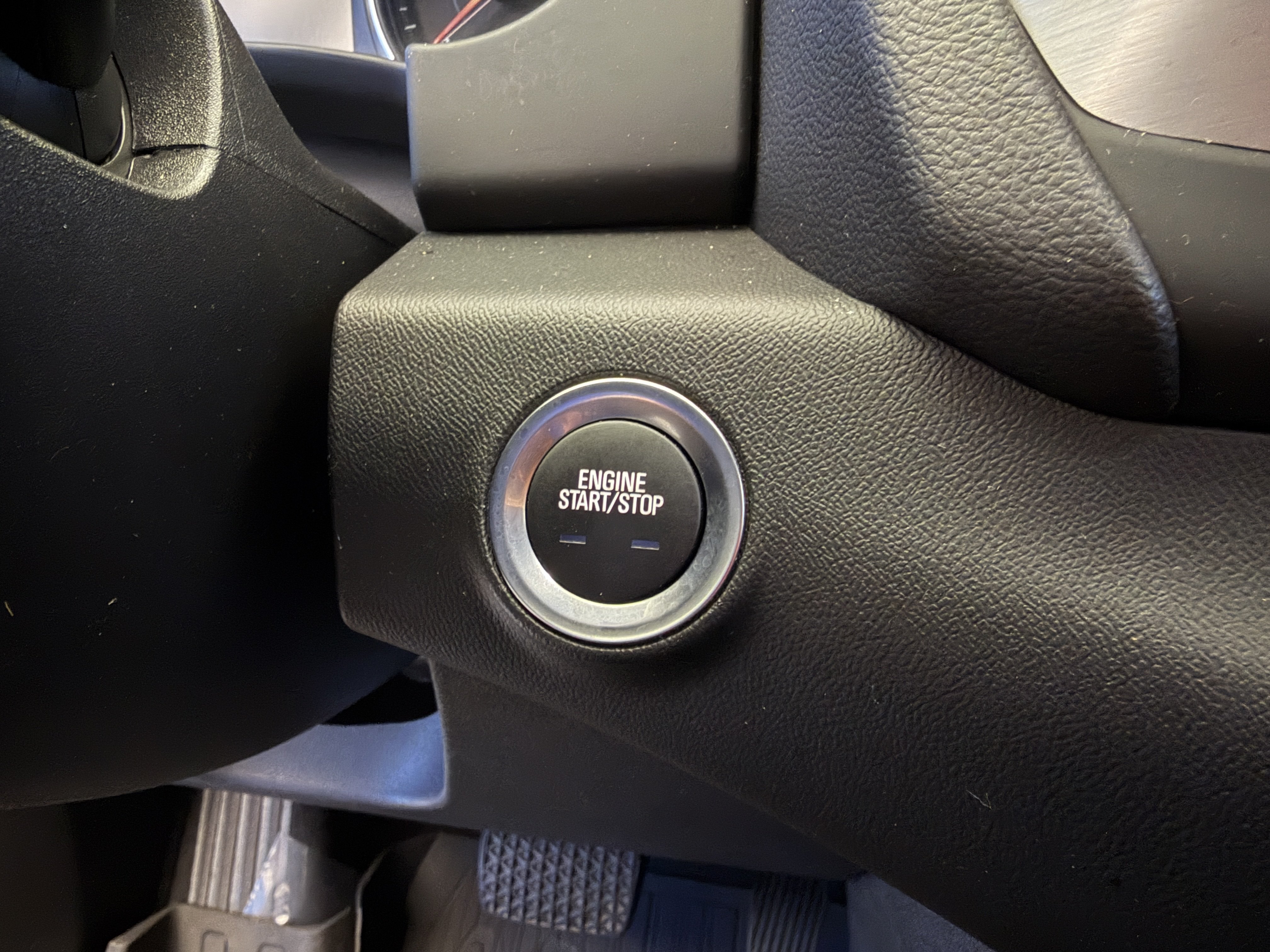 Used 2023 Summit White GMC SLE image 17