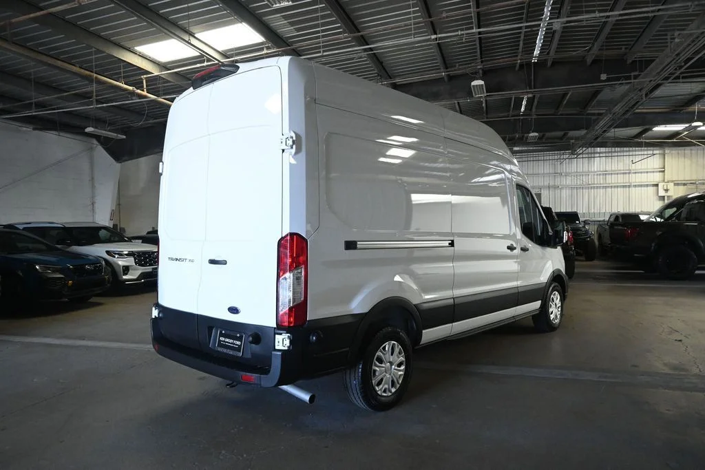 New 2025 Oxford White Ford Base image 8
