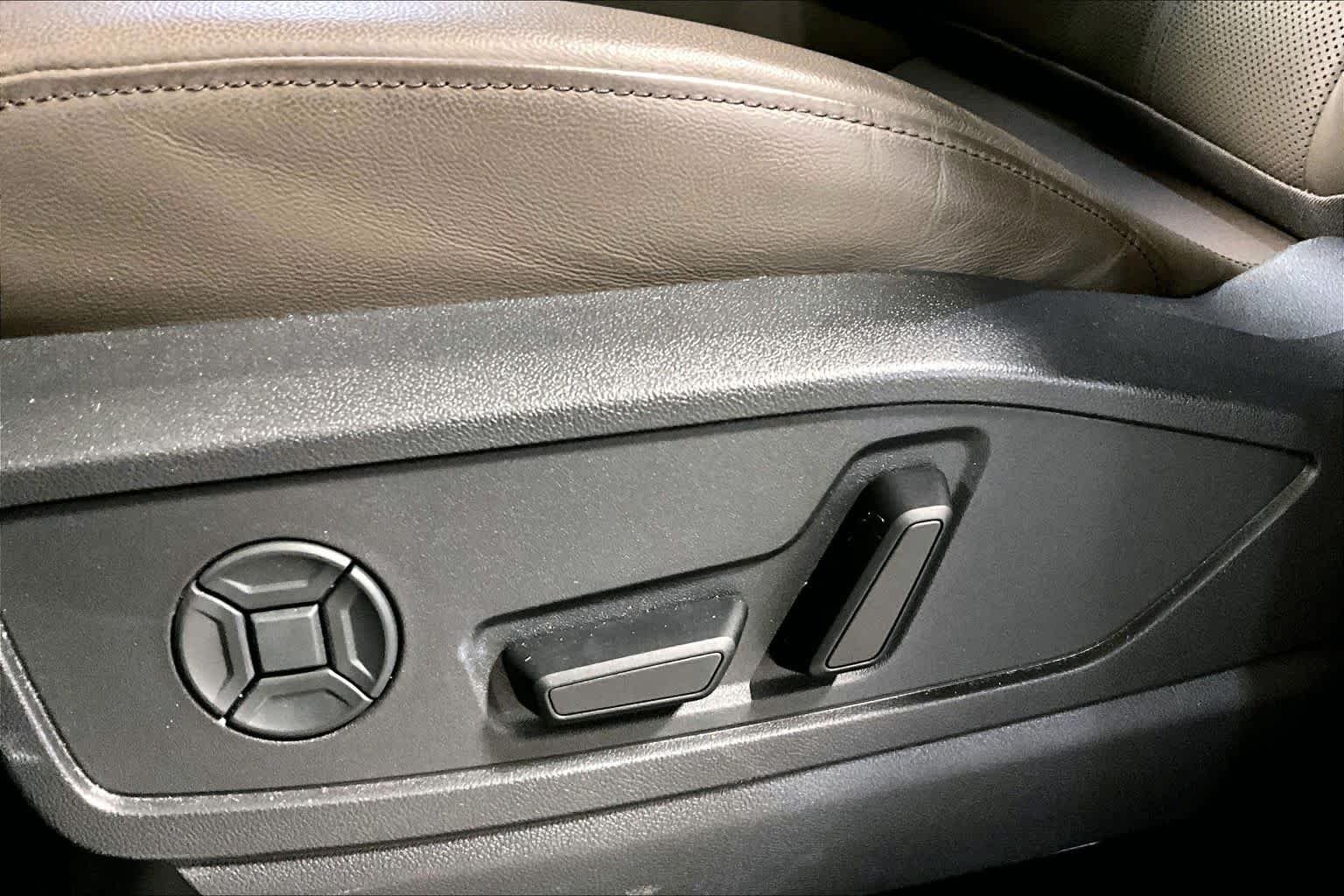 Used 2025 Mythos Black Metallic Audi Premium Plus image 15
