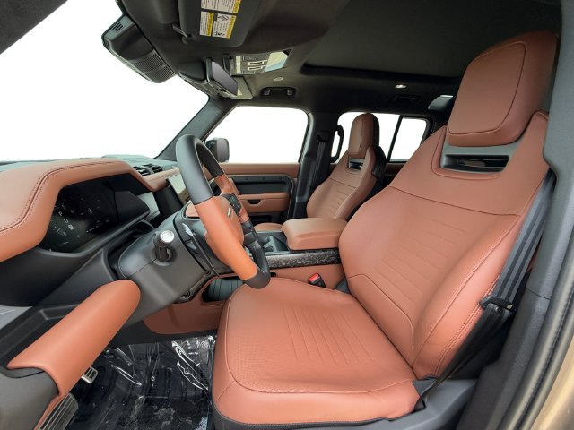 New 2026 Petra Copper Land Rover OCTA image 10