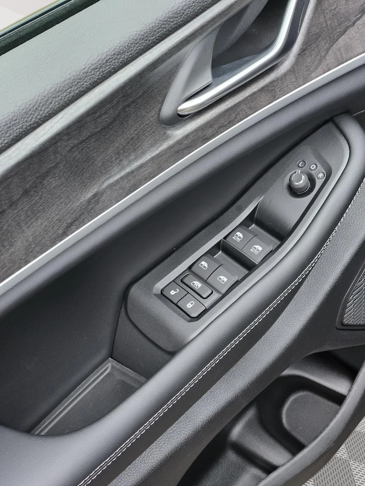 2026 Jeep Grand Cherokee Laredo - Photo 12