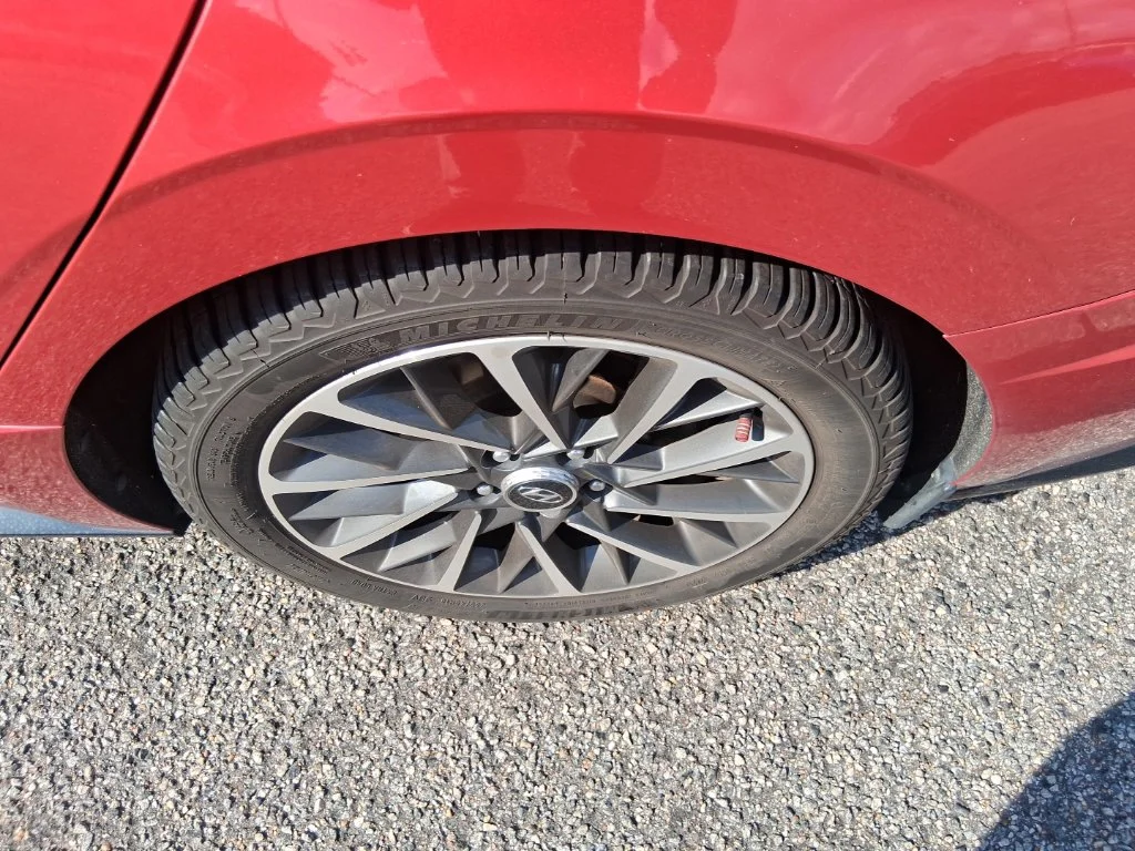Used 2021 Red Hyundai Limited image 8